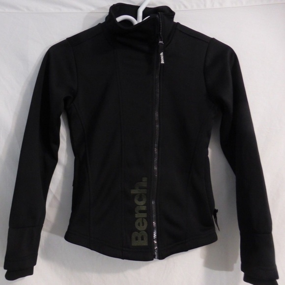 Bench ages 9-10 140 cm black zip exercise jacket